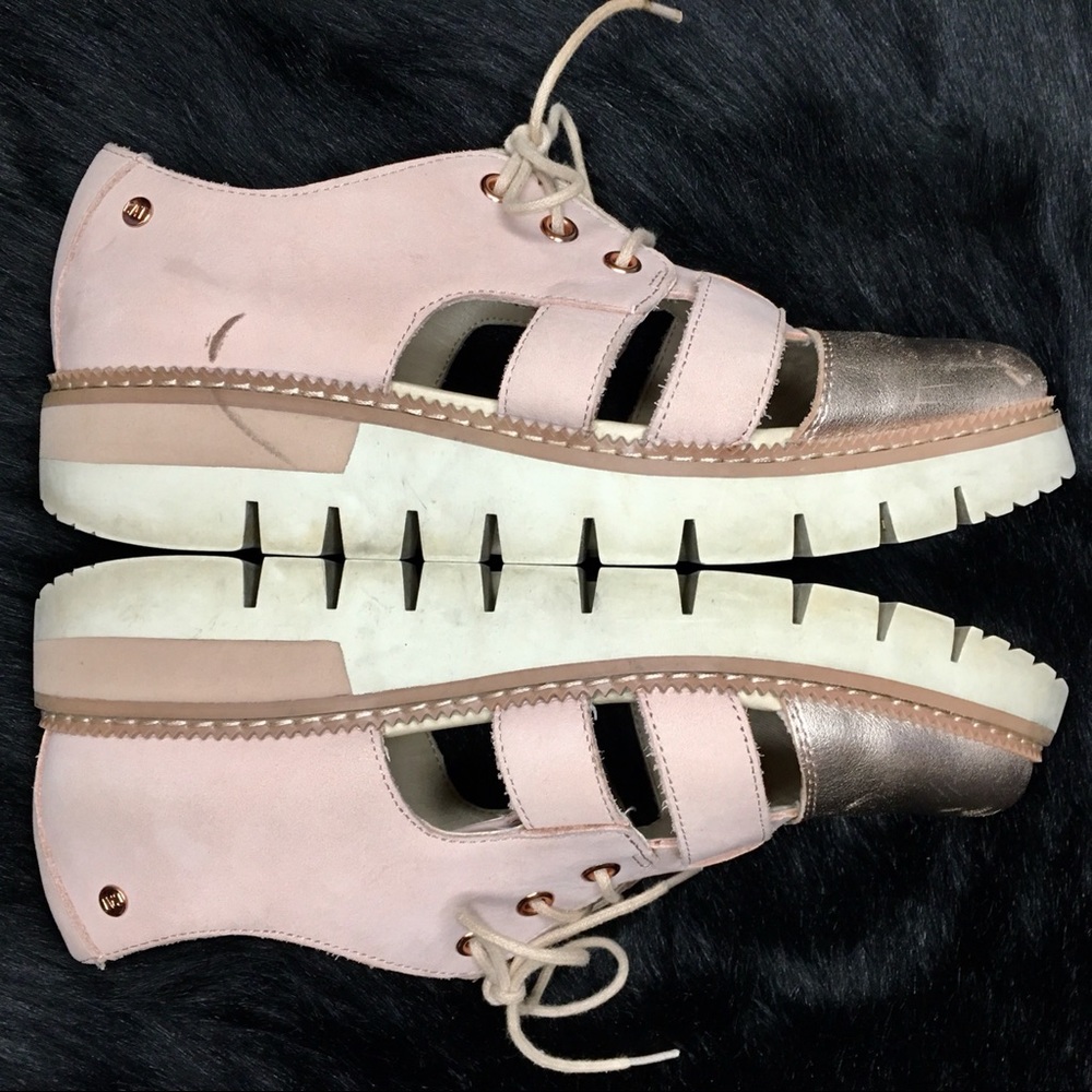 Caterpillar Pale Pink Rose Metallic Gold Platform